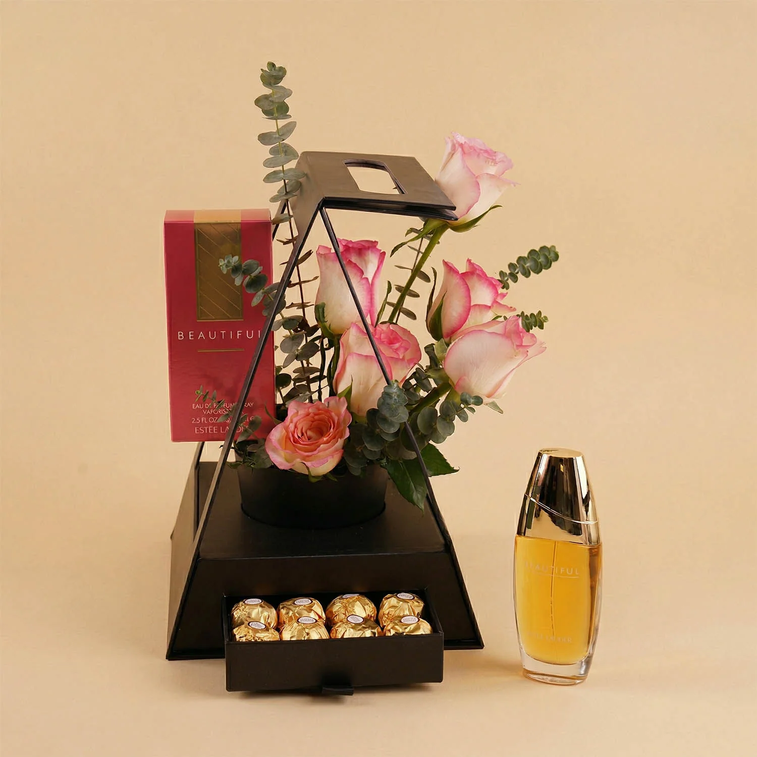 عطر بيوتيفول النسائي في ستاند ورد وشوكولاتة