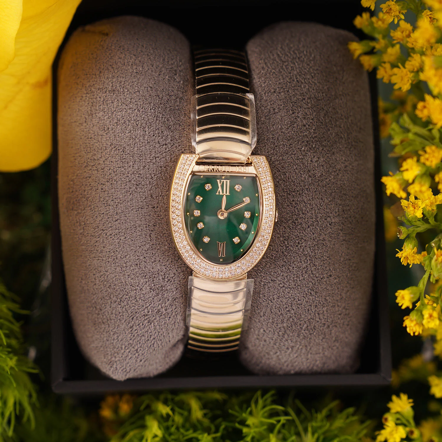 ساعة شيروتي 1881 ليريسي نسائية وبوكس ورد - Image 3