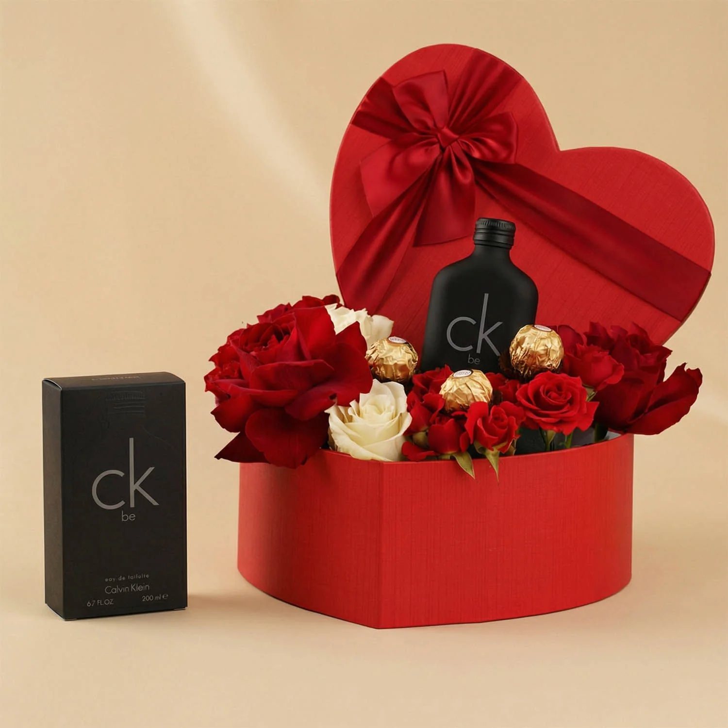 عطر سي كيه بي مع بوكس ورد شكل قلب