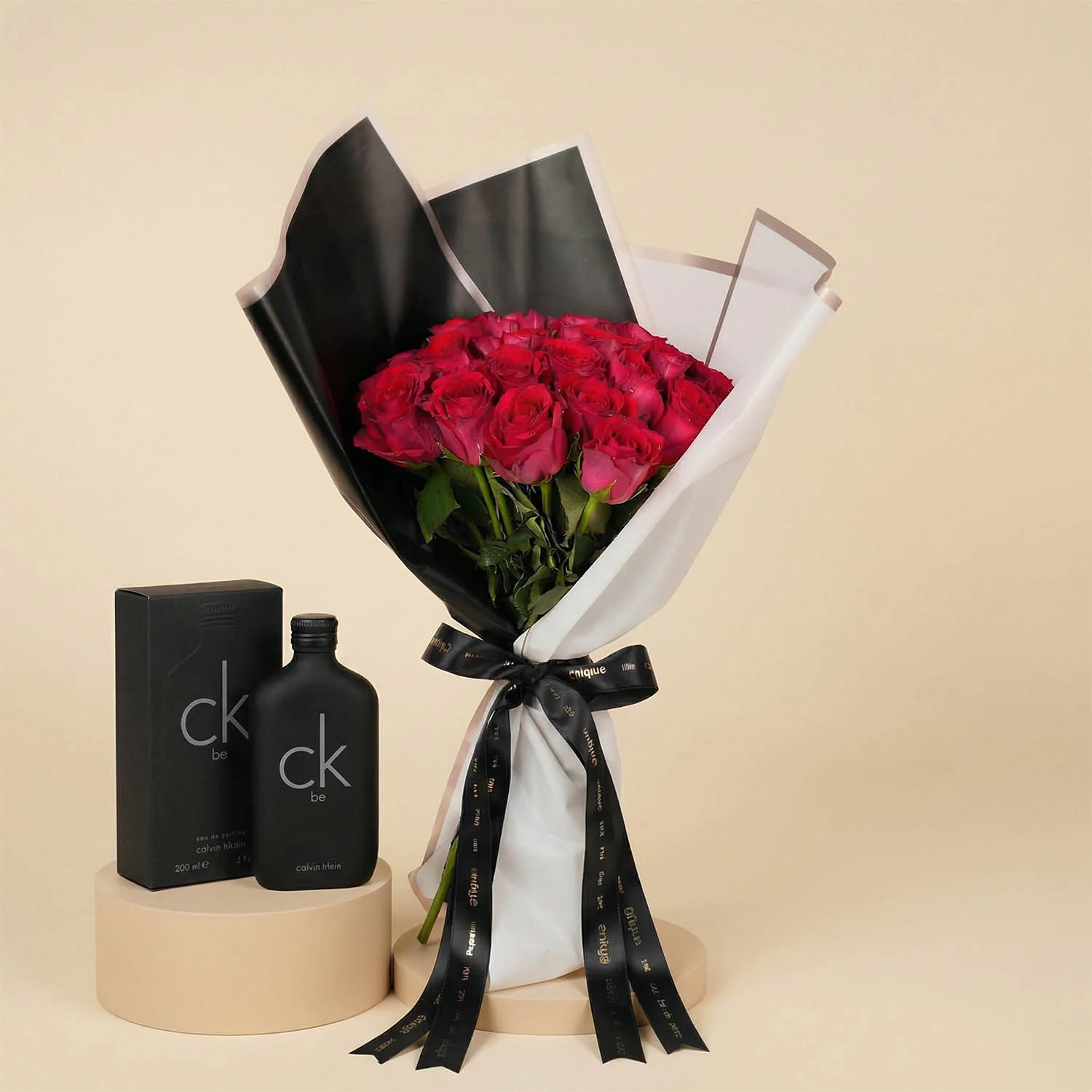عطر سي كيه بي للجنسين مع باقة ورد