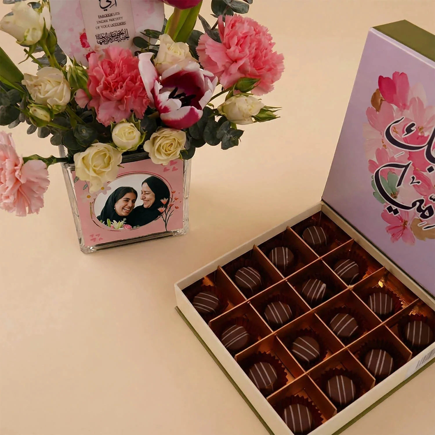 فازة عيد الأم مخصصة بالصورة مع شوكولاتة - Image 4