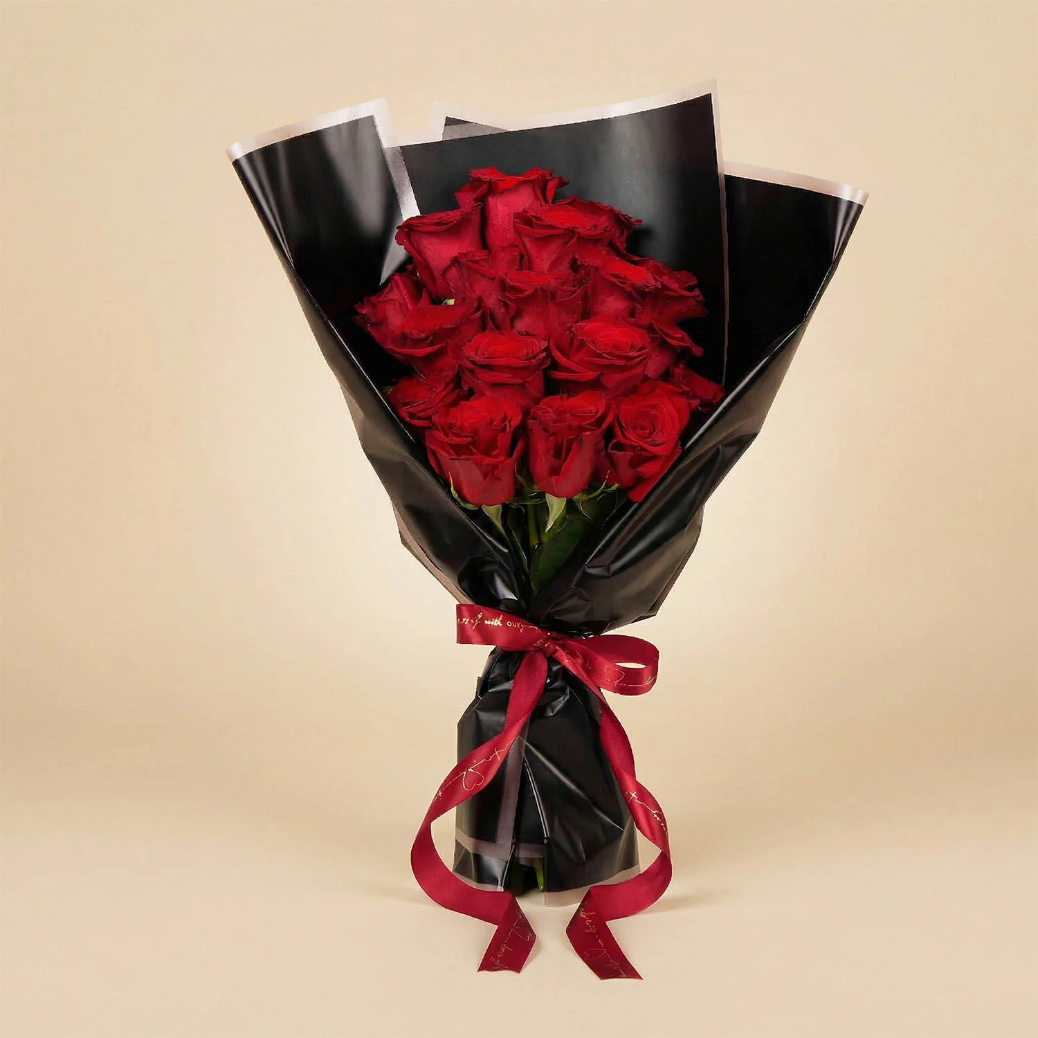 بوكيه ورد أحمر مع عطر ديور سوفاج رجالي - Image 2