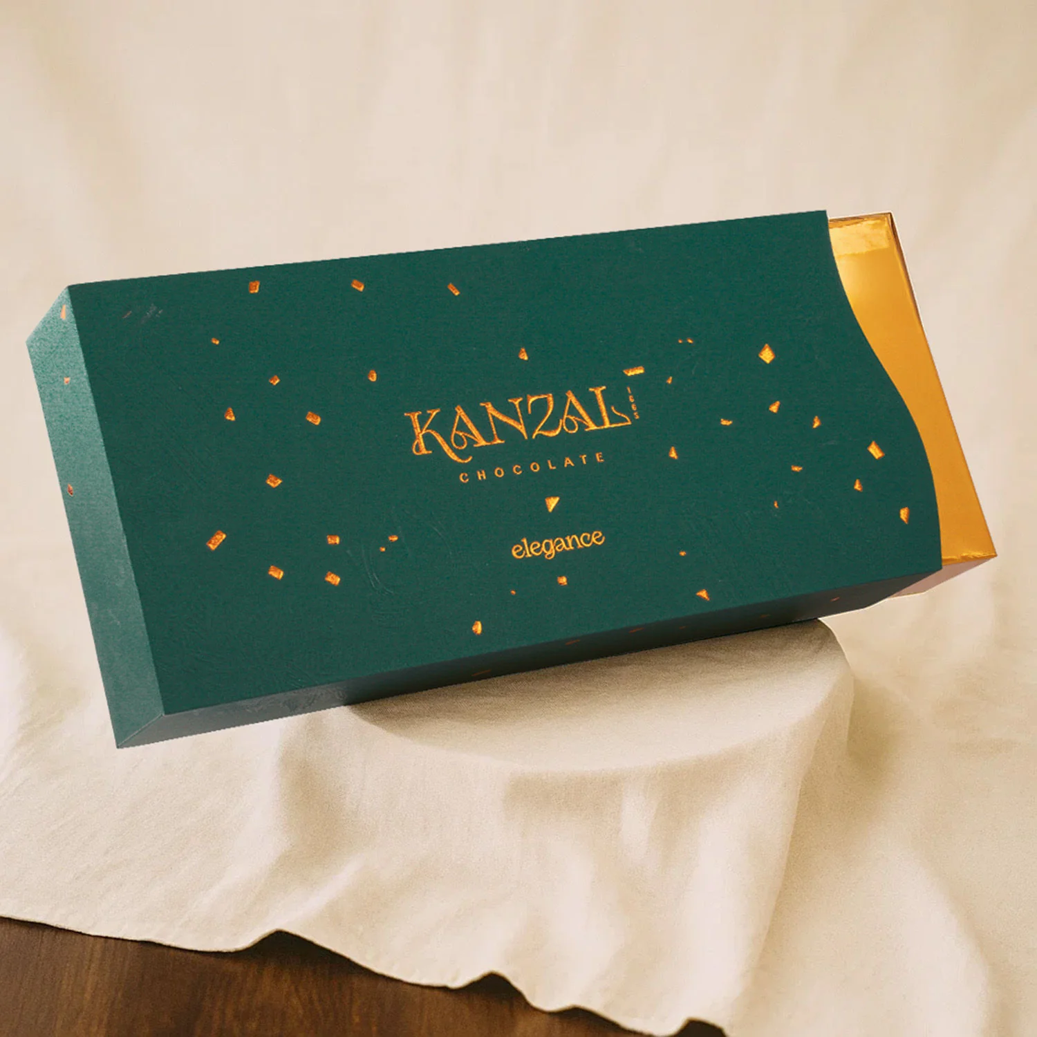 علبة شوكولاتة ميونخ مشكلة مع عطر ايبوك جيتار للجنسين - Image 3