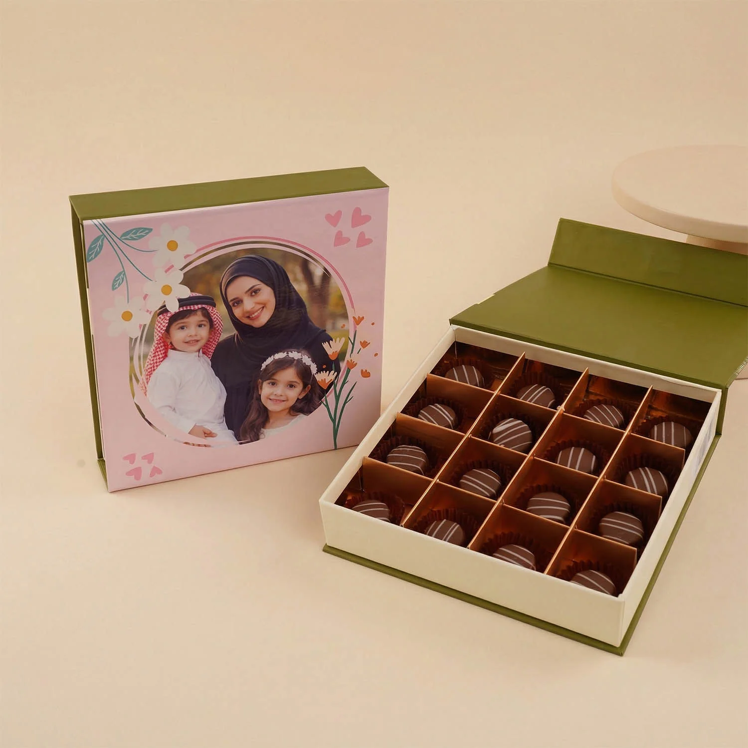 علبة شوكولاتة أحبك أمي